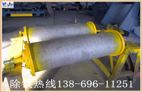 1.干式麻豆天美传媒成人影院采用人民共和国机械工业标准“JB / 7895-1999”,采用稀土复合磁性系统,并采用高强度胶(J-39)粘结和环氧灌注,磁性表面用不锈钢加强胶胶挂胶,不脱落.气缸两端的密封垫圈涂有塑料密封,确保无水;整体采用先进的技术和合理的结构.经过特殊设计,使的磁场强度分布更为合理,分选效果更明显. 2.此碎钢磁选机永磁筒体机身通过特殊设计,不易堵塞材料,运行材料.通过半逆流类型.